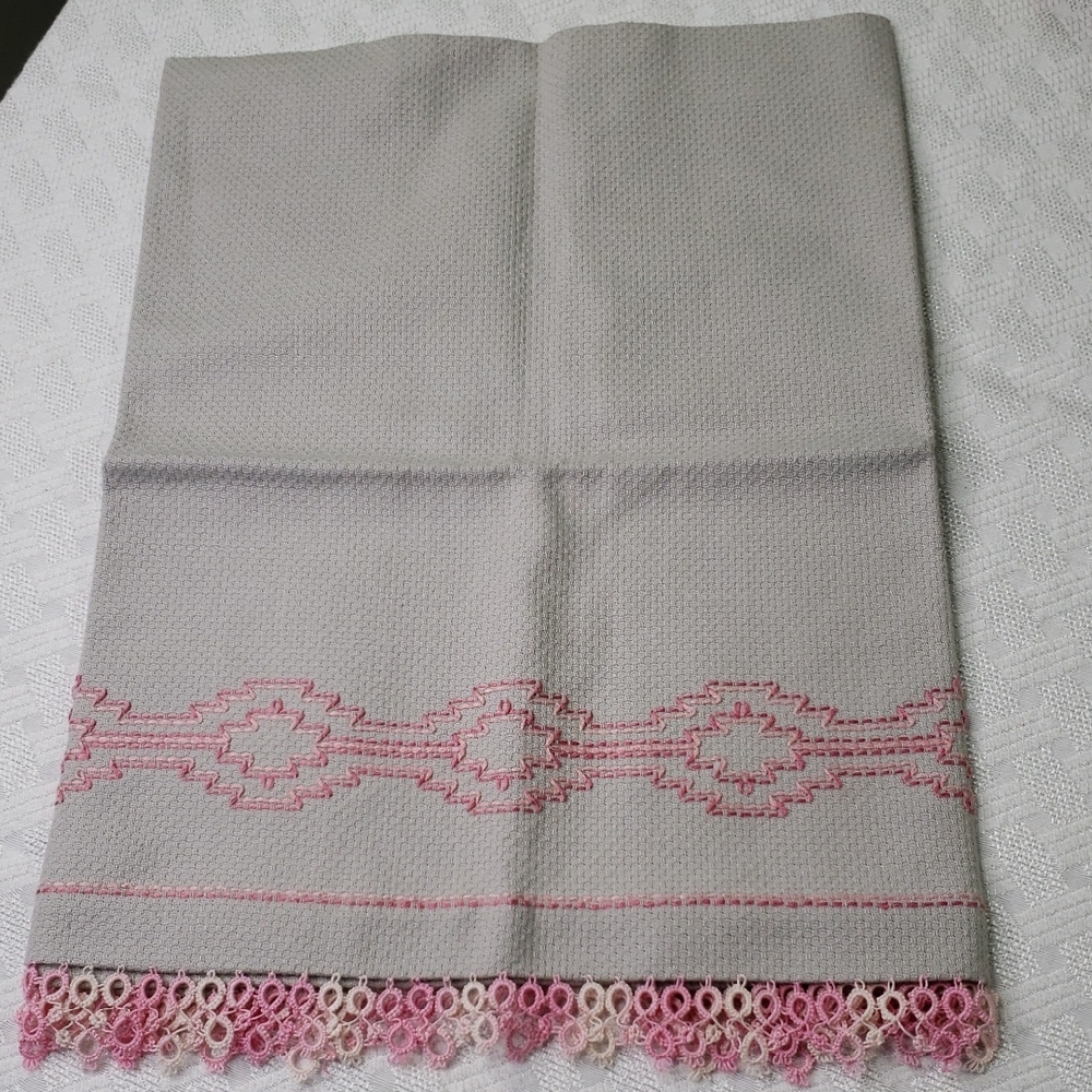 Vintage. Huckweave Embroidered Kitchen Towel